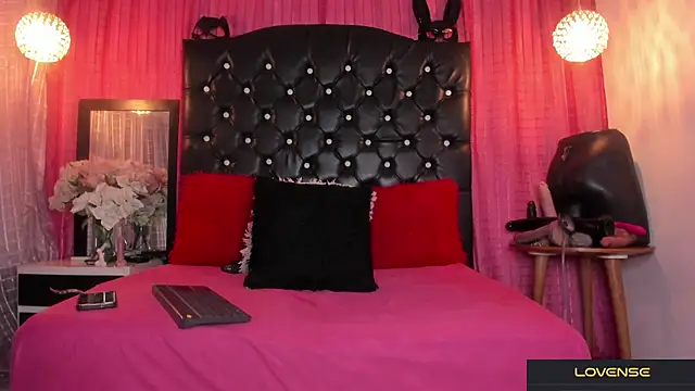 Snapshot of afrika_queen chatting on December 2025 12:51:01 AM afrika queen online show from December 2025 12:51:01 AM