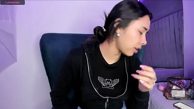 Snapshot of AmyOlimpo chatting on January 2025 03:55:02 AM AmyOlimpo online show from January 2025 03:55:02 AM