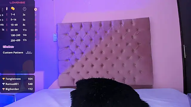 Snapshot of AmyOlimpo chatting on February 2025 04:04:01 AM AmyOlimpo online show from February 2025 04:04:01 AM