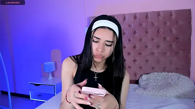 Snapshot of AmyOlimpo chatting on February 2025 01:35:01 AM AmyOlimpo online show from February 2025 01:35:01 AM