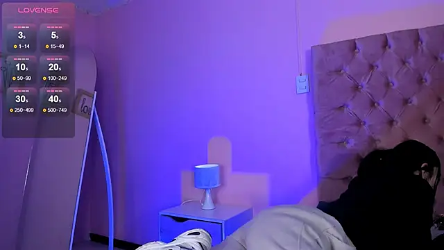 Snapshot of AmyOlimpo chatting on February 2025 03:52:02 AM AmyOlimpo online show from February 2025 03:52:02 AM