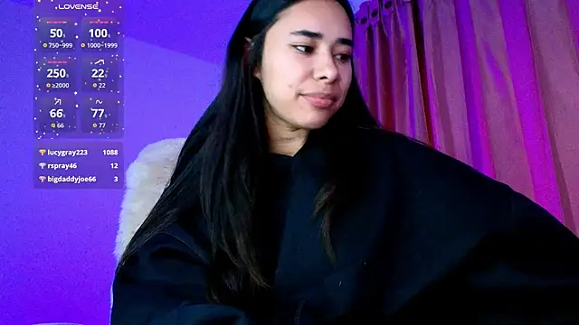 Snapshot of AmyOlimpo chatting on November 2025 01:17:01 AM AmyOlimpo online show from November 2025 01:17:01 AM