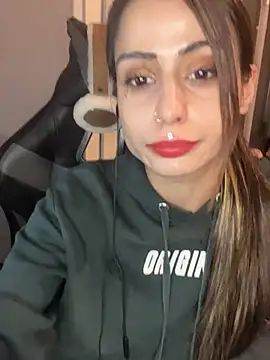 LaPetitechienne1 online show from January 2025 05:02:01 PM