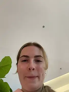 KissMissAngela online show from March 2025 04:18:01 PM