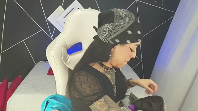 farichell online show from September 2025 08:53:02 PM