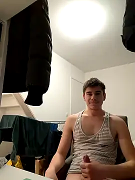 Snapshot of bestboy18 chatting on December 2024 06:11:01 PM bestboy18 online show from December 2024 06:11:01 PM