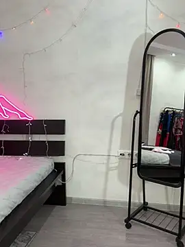 Milf Tea online show from December 2024 07:06:02 AM