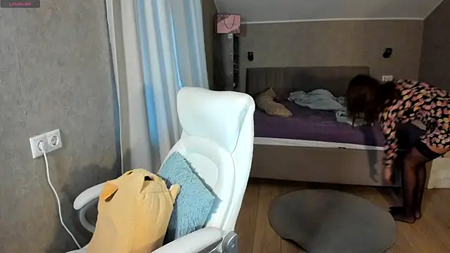 Your Wet Desire online show from April 2026 04:01:01 AM