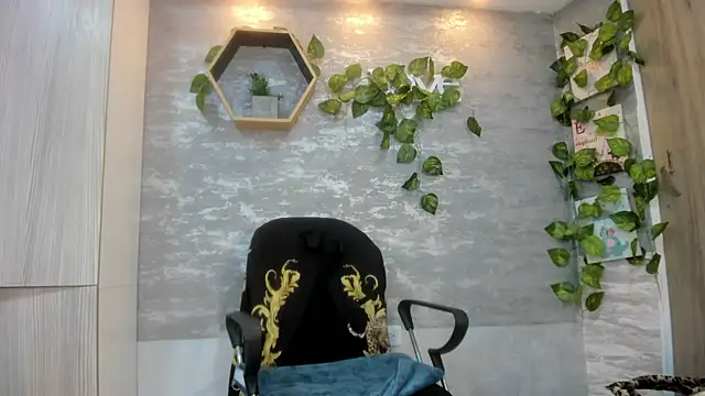 Mhelanny2 online show from May 2026 08:14:02 PM