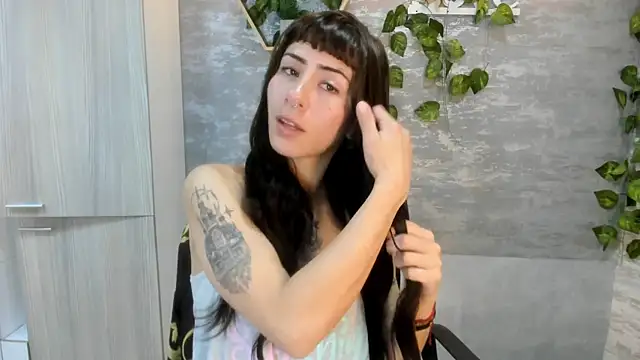 Mhelanny2 online show from May 2026 08:15:01 PM