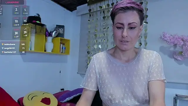 yasmin goldenst online show from January 2025 01:48:01 AM