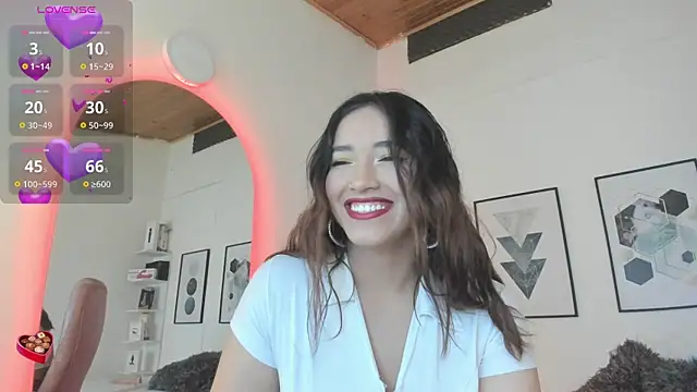 cristal  hot 1 online show from February 2025 07:07:02 AM