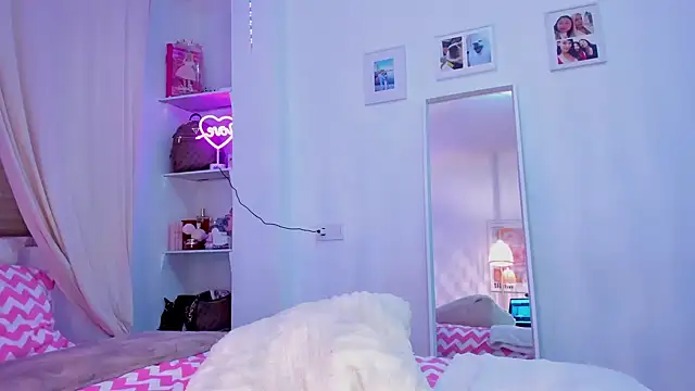 Snapshot of _viioletweekend_ chatting on March 2026 07:53:01 PM viioletweekend online show from March 2026 07:53:01 PM