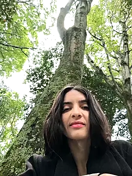 Sam Sara online show from October 2025 03:47:02 PM