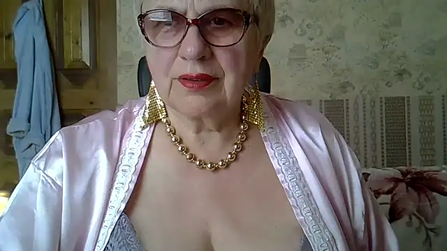 SweetCherry27 online show from May 2026 02:44:02 PM