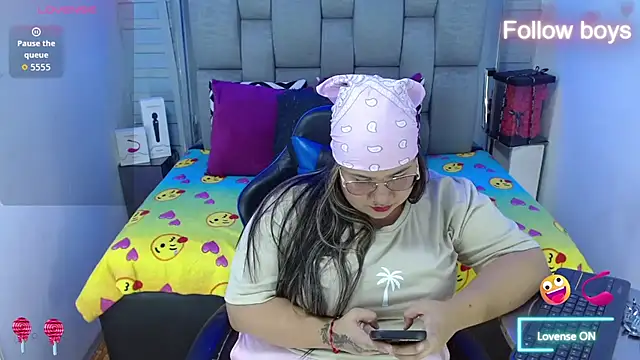 evelin zaens online show from October 2025 04:35:02 AM