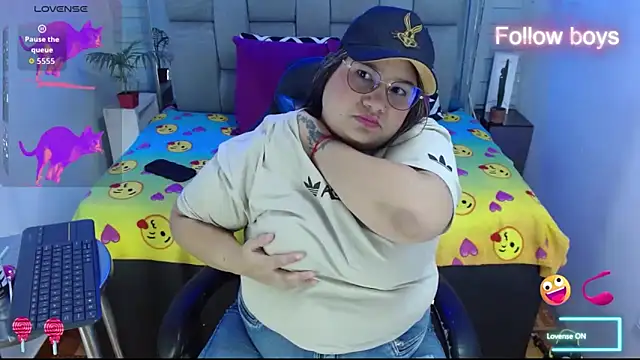 evelin zaens online show from December 2025 03:58:02 AM