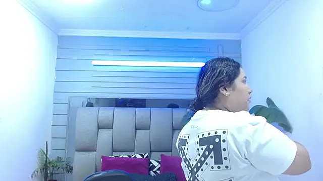 evelin zaens online show from April 2026 04:04:02 AM