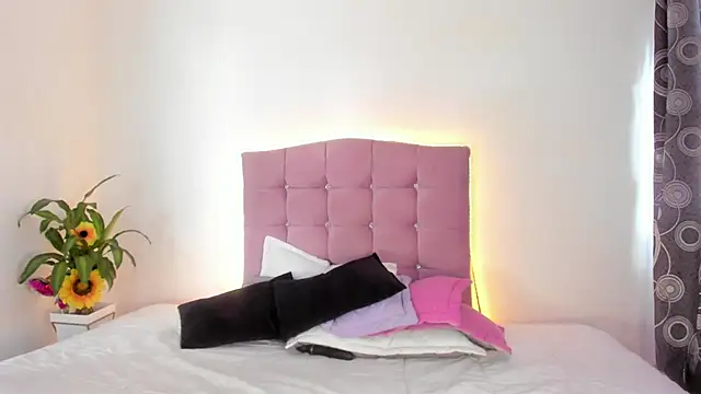 MarieLatex online show from December 2024 08:34:01 PM