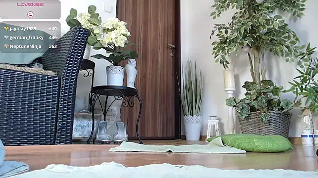 Snapshot of Squirtmania chatting on March 2025 07:45:01 AM Squirtmania online show from March 2025 07:45:01 AM