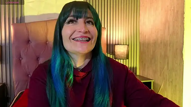 alicia moom online show from April 2026 07:08:02 PM