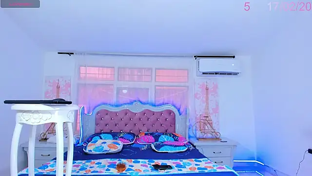 Snapshot of EmmaHills_Sex chatting on February 2025 01:21:02 PM EmmaHills Sex online show from February 2025 01:21:02 PM