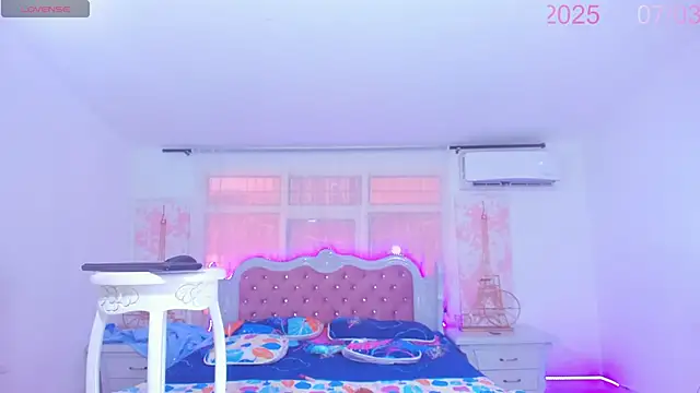 Snapshot of EmmaHills_Sex chatting on March 2025 01:40:01 PM EmmaHills Sex online show from March 2025 01:40:01 PM