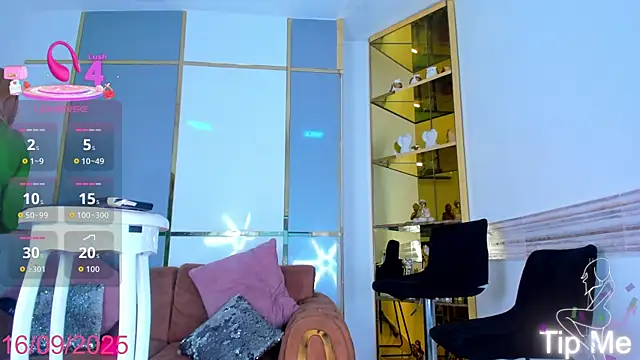 Snapshot of EmmaHills_Sex chatting on September 2025 01:12:01 PM EmmaHills Sex online show from September 2025 01:12:01 PM