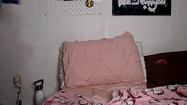 Snapshot of Cupcakecutie449 chatting on February 2025 04:31:01 AM Cupcakecutie449 online show from February 2025 04:31:01 AM