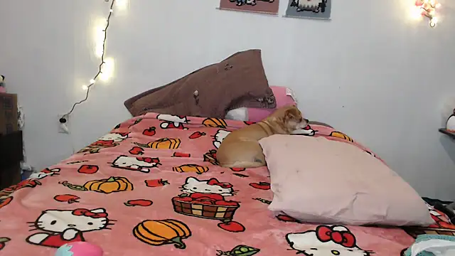 Snapshot of Cupcakecutie449 chatting on October 2025 07:21:02 AM Cupcakecutie449 online show from October 2025 07:21:02 AM