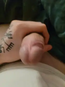 Snapshot of SexyGoldBoy22 chatting on December 2025 08:28:02 PM SexyGoldBoy22 online show from December 2025 08:28:02 PM