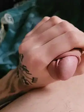 Snapshot of SexyGoldBoy22 chatting on February 2026 08:32:01 AM SexyGoldBoy22 online show from February 2026 08:32:01 AM