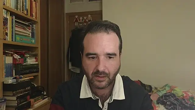 curiosillo83 online show from November 2025 09:31:02 PM