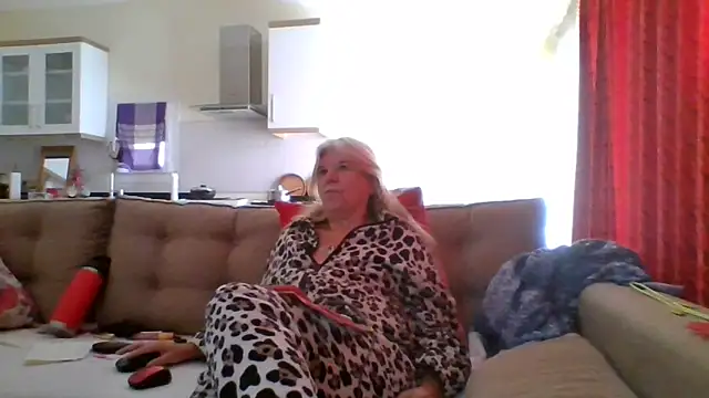 Snapshot of TrustfulVampire1 chatting on December 2025 09:03:01 AM TrustfulVampire1 online show from December 2025 09:03:01 AM