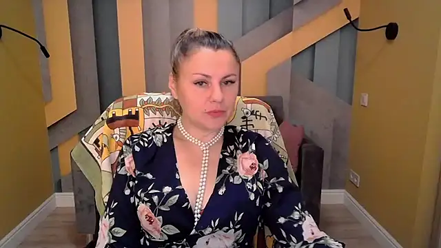 Candy Long online show from October 2025 05:30:01 AM