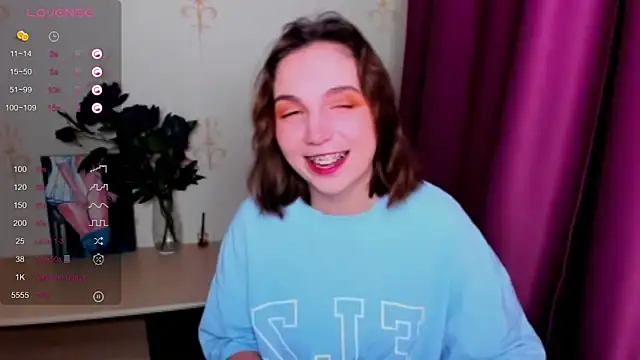 KindHazelHere  online show from September 2025 08:41:01 PM