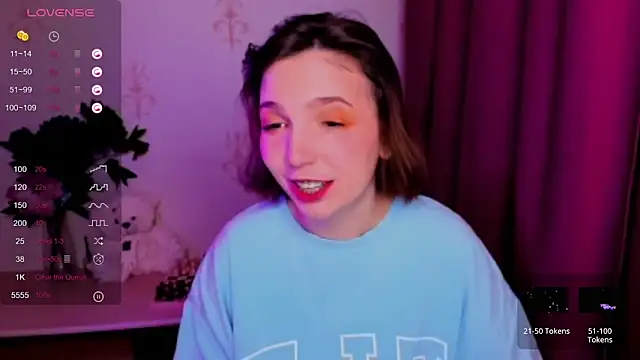 KindHazelHere  online show from November 2025 12:22:01 AM