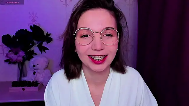 KindHazelHere  online show from March 2026 12:12:01 AM