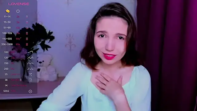 KindHazelHere  online show from May 2026 10:31:01 AM