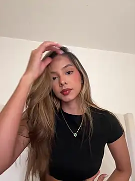 Bella cutte  online show from November 2025 10:53:02 PM