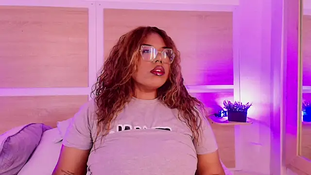 nickypurple  online show from May 2026 06:38:02 PM