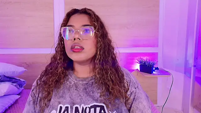  nickypurple  online show from May 2026 02:47:01 PM