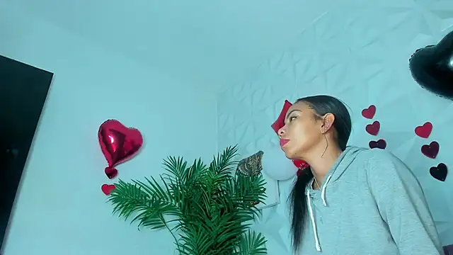 Hellen Sky online show from February 2026 07:04:01 PM