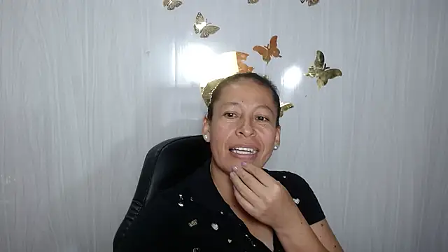 mature martina online show from March 2025 01:20:01 PM