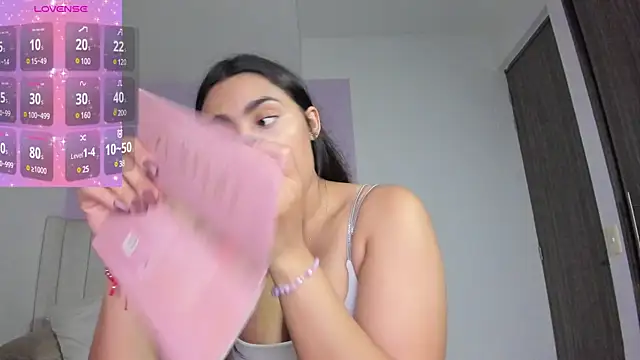 Snapshot of Mhia_palmer chatting on February 2025 03:56:01 AM Mhia palmer online show from February 2025 03:56:01 AM