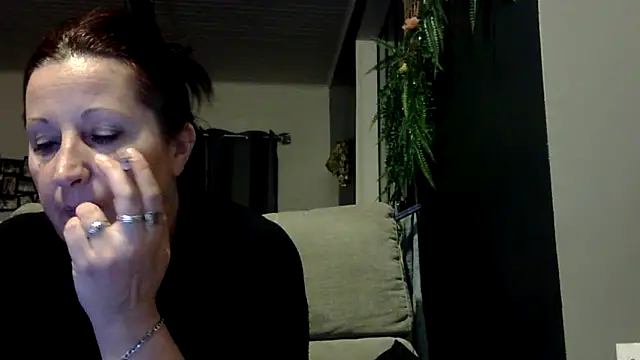 feline27 online show from April 2026 07:22:02 PM