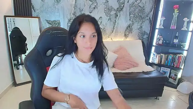 Nanami 19 online show from February 2026 06:34:02 PM