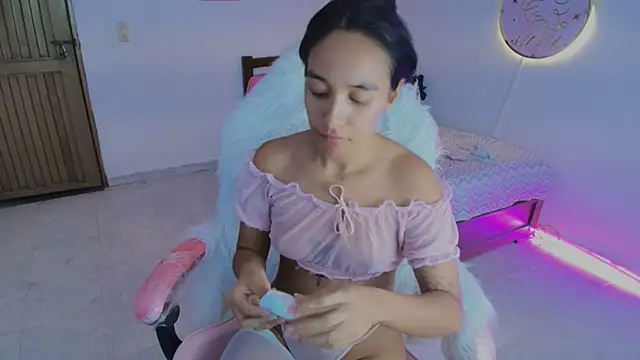 Nanami 19 online show from July 2026 11:04:02 PM