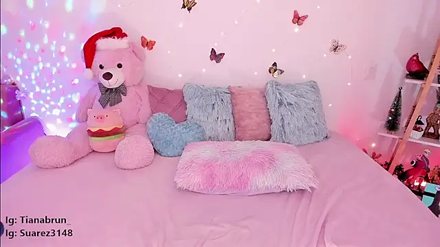 Zara uwu  online show from December 2024 04:46:02 PM