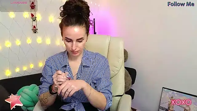 xx adrihanna xx online show from January 2025 04:24:01 PM